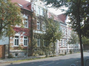 Гостиница Hotel Zum Goldenen Löwen  Мерзебург